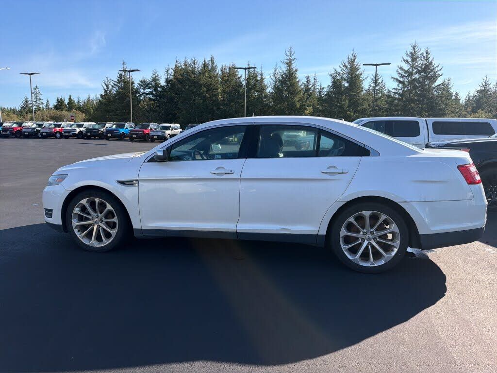 2013 FORD Taurus