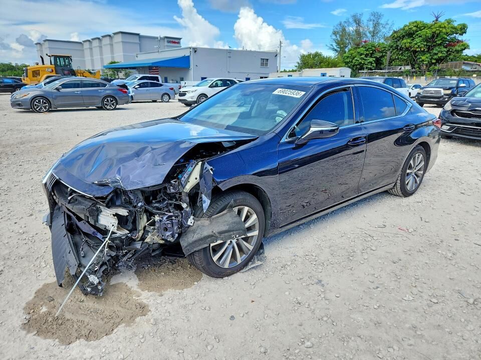 2020 LEXUS ES