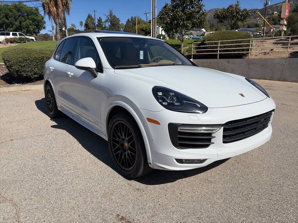 2016 PORSCHE Cayenne