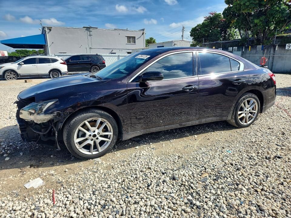 2010 NISSAN Maxima
