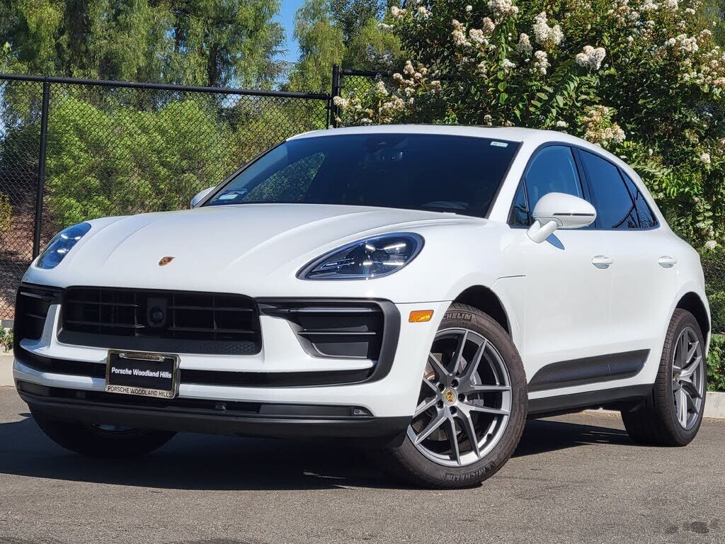 2026 PORSCHE Macan