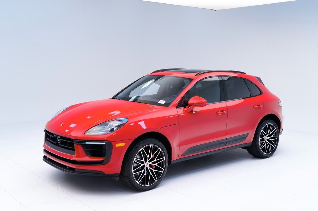 2023 PORSCHE Macan