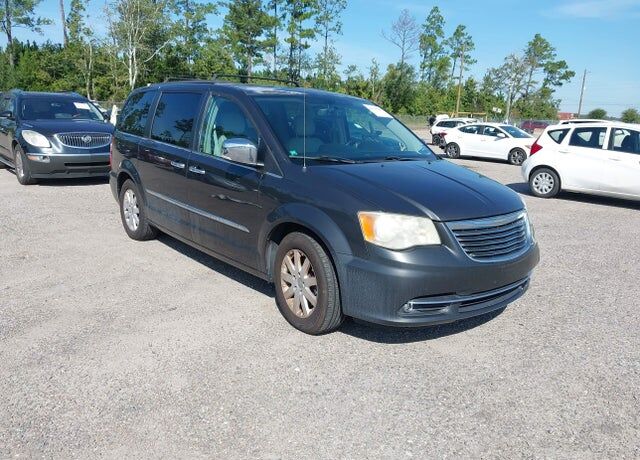 2012 CHRYSLER Town and Country