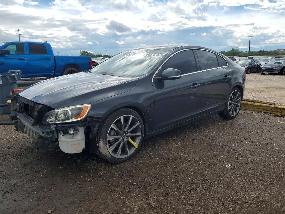 2015 VOLVO S60