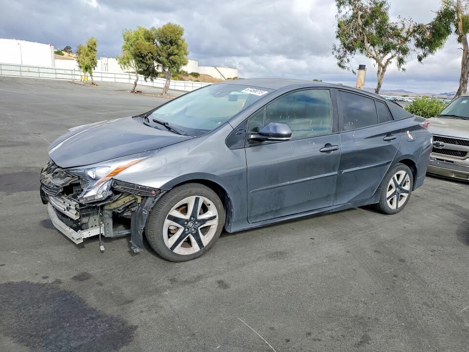 2016 TOYOTA PRIUS