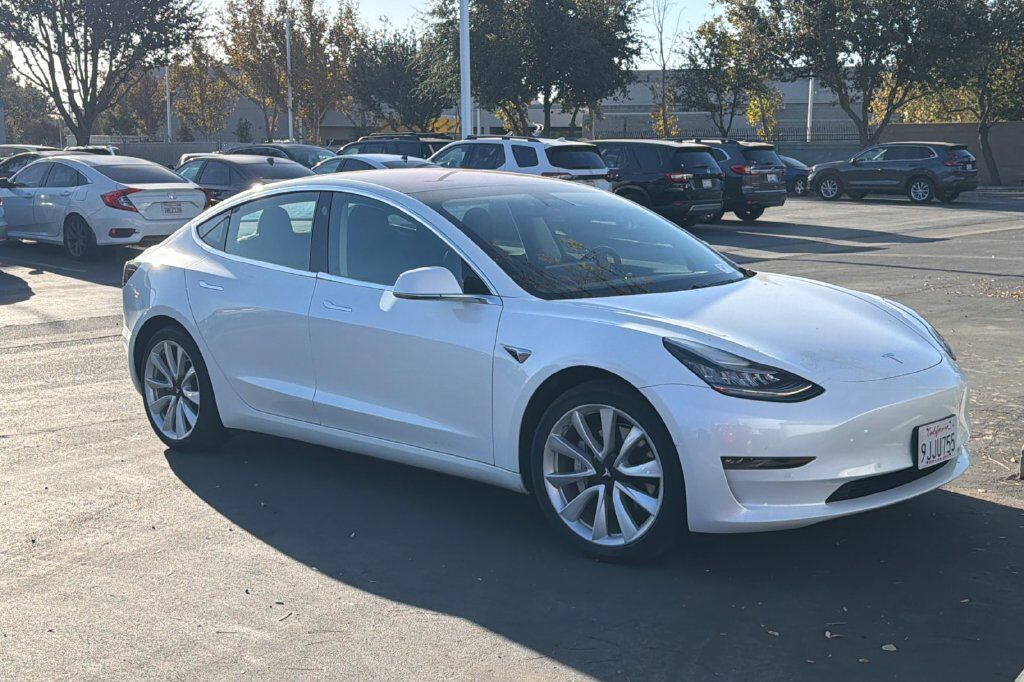 2018 TESLA Model 3
