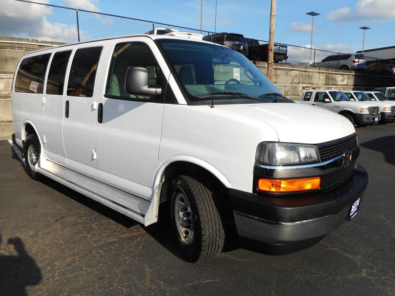 2017 CHEVROLET Express