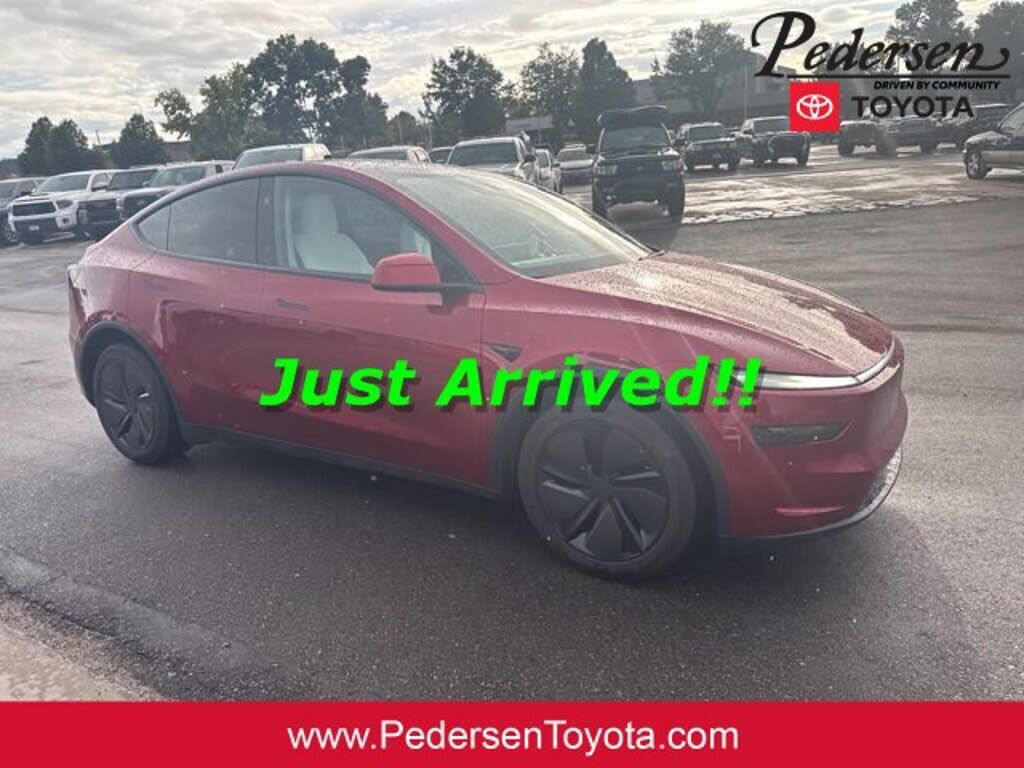 2026 TESLA Model Y