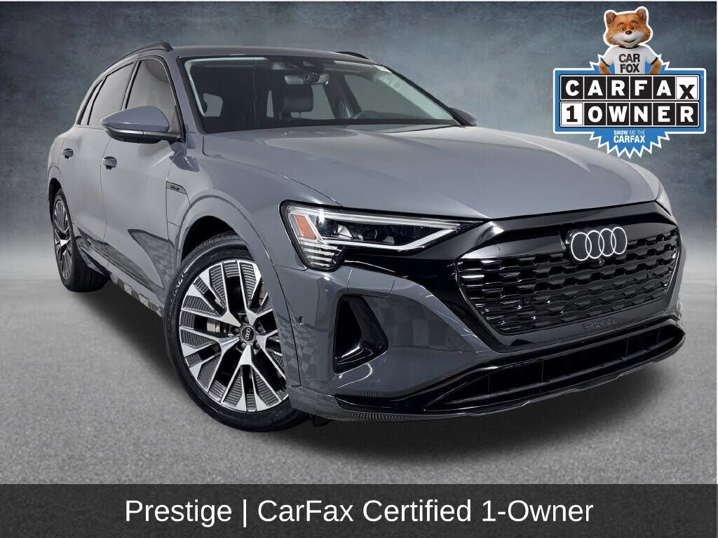 2024 AUDI Q8