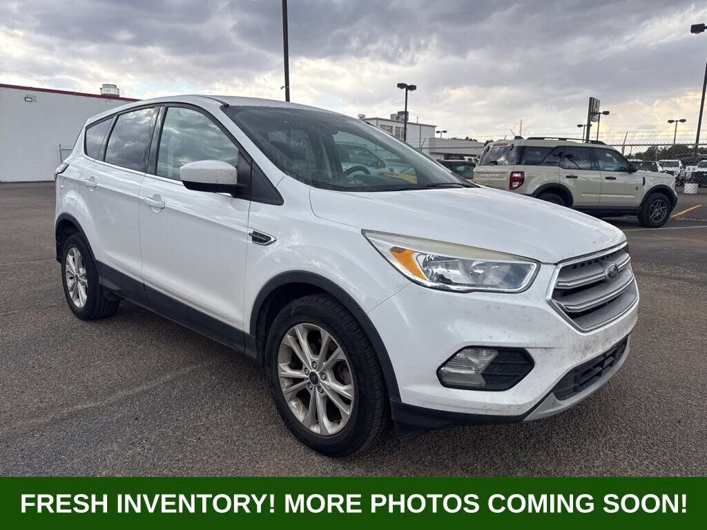 2017 FORD Escape
