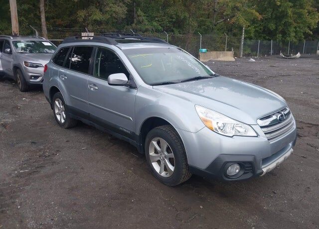 2014 SUBARU Outback