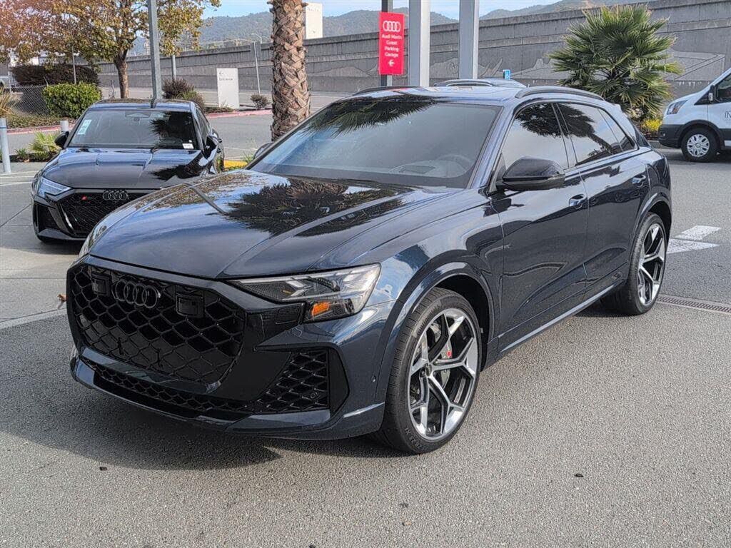 2025 AUDI RS Q8
