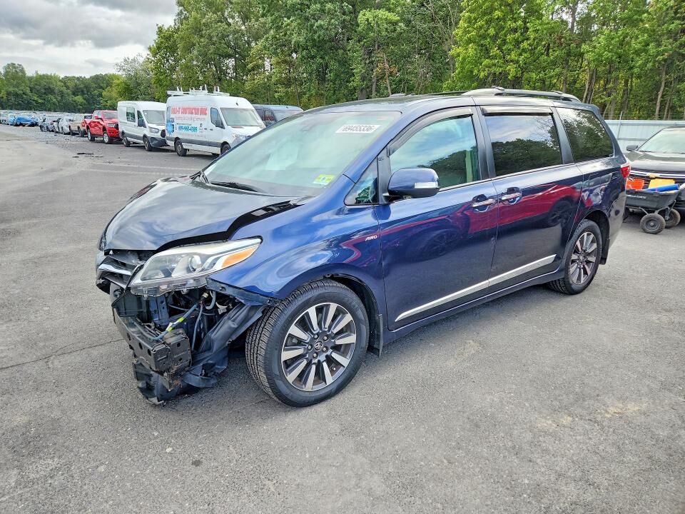 2019 TOYOTA Sienna
