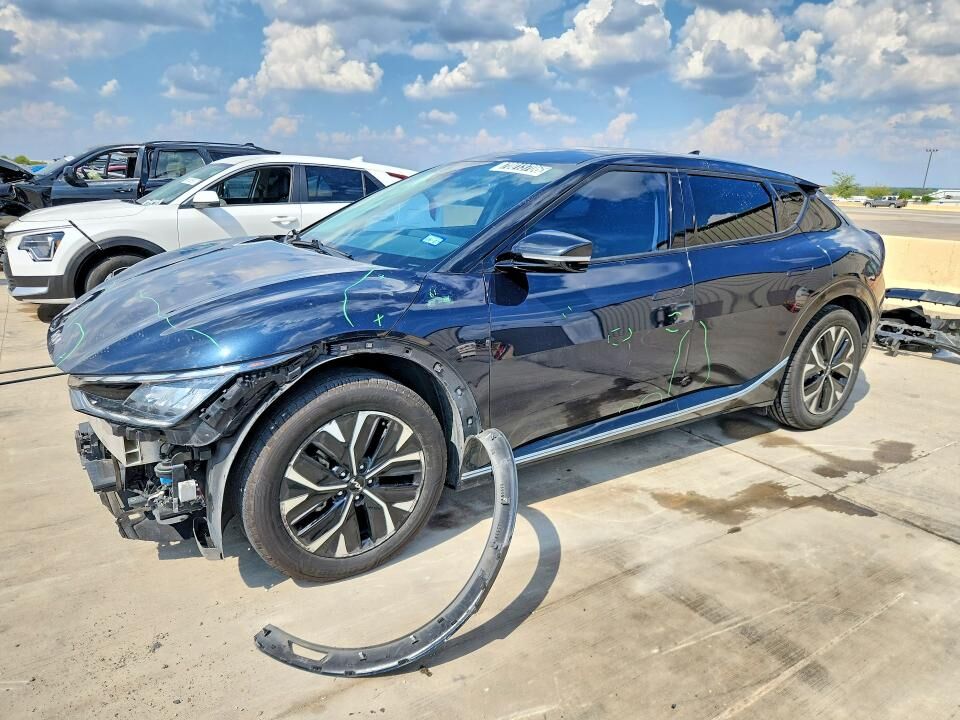 2023 KIA EV6