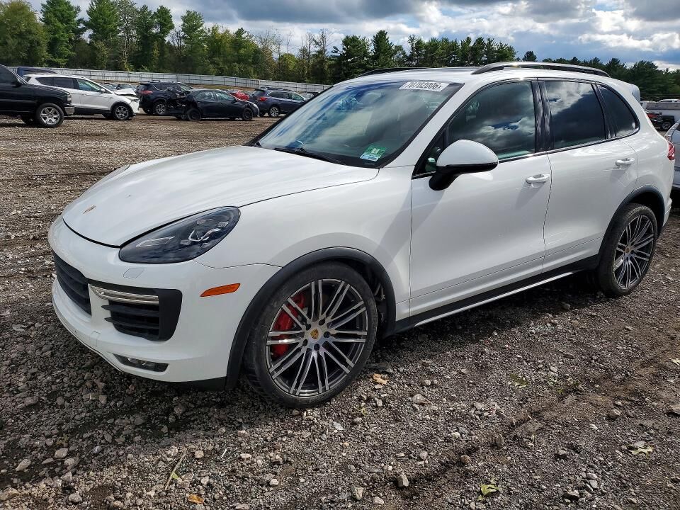2015 PORSCHE Cayenne