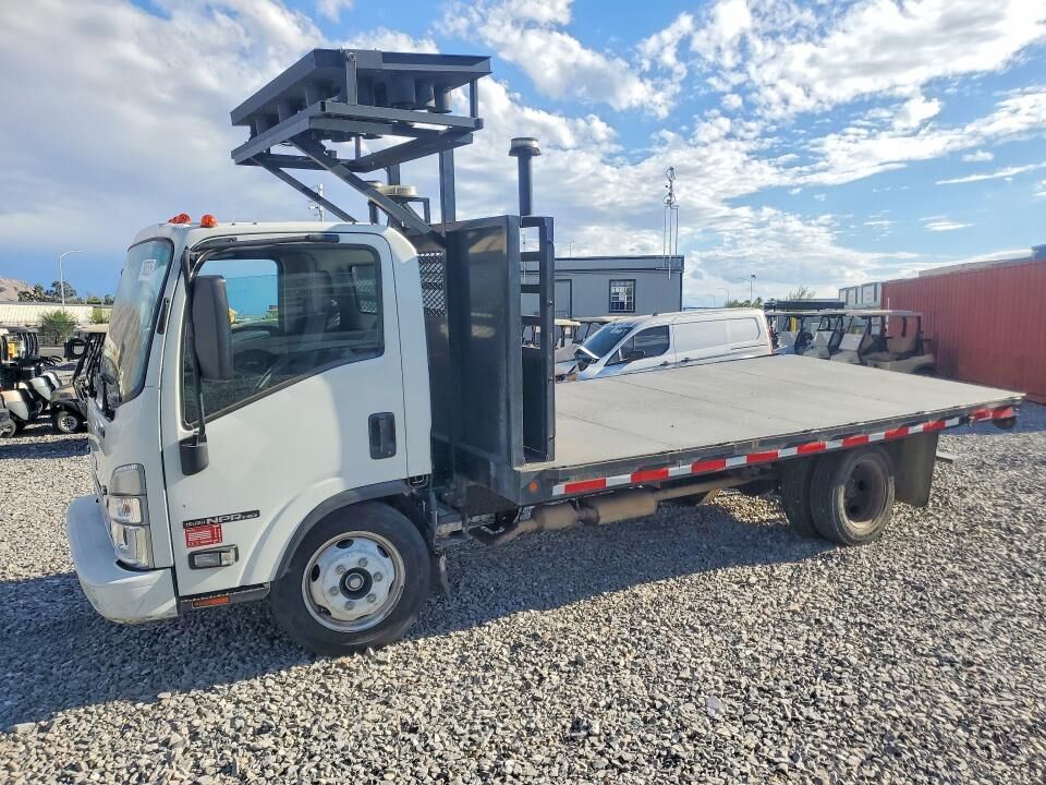 2023 ISUZU NPR-HD