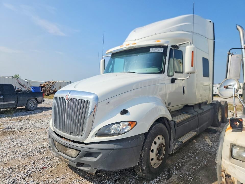 2014 INTERNATIONAL LF687