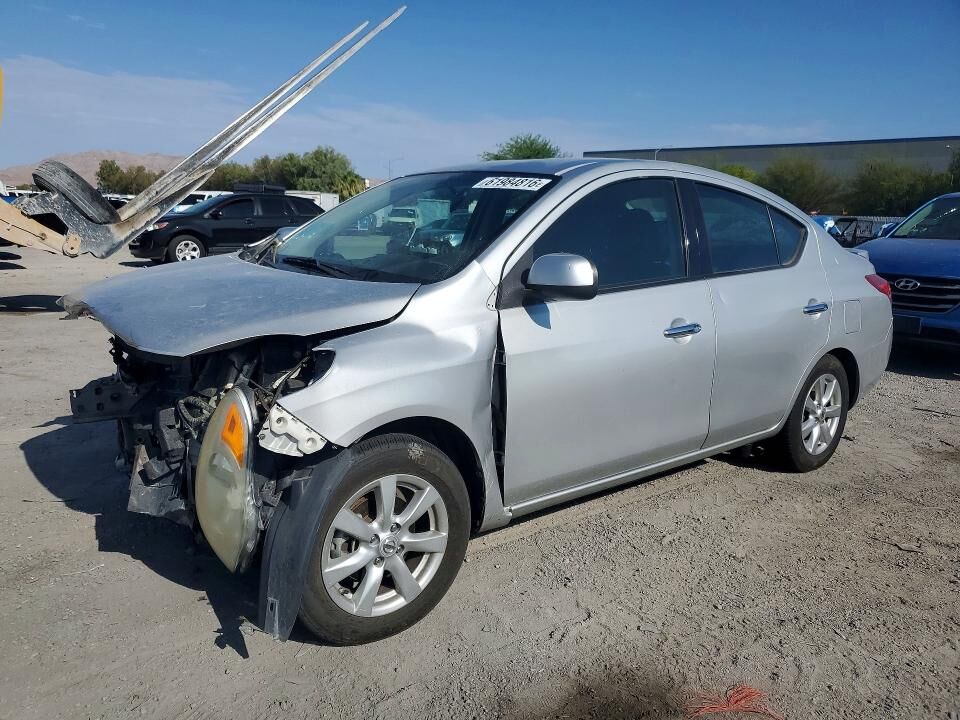 2014 NISSAN Versa