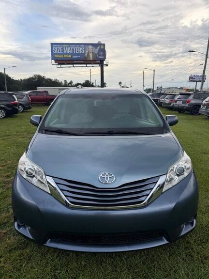 2016 TOYOTA Sienna