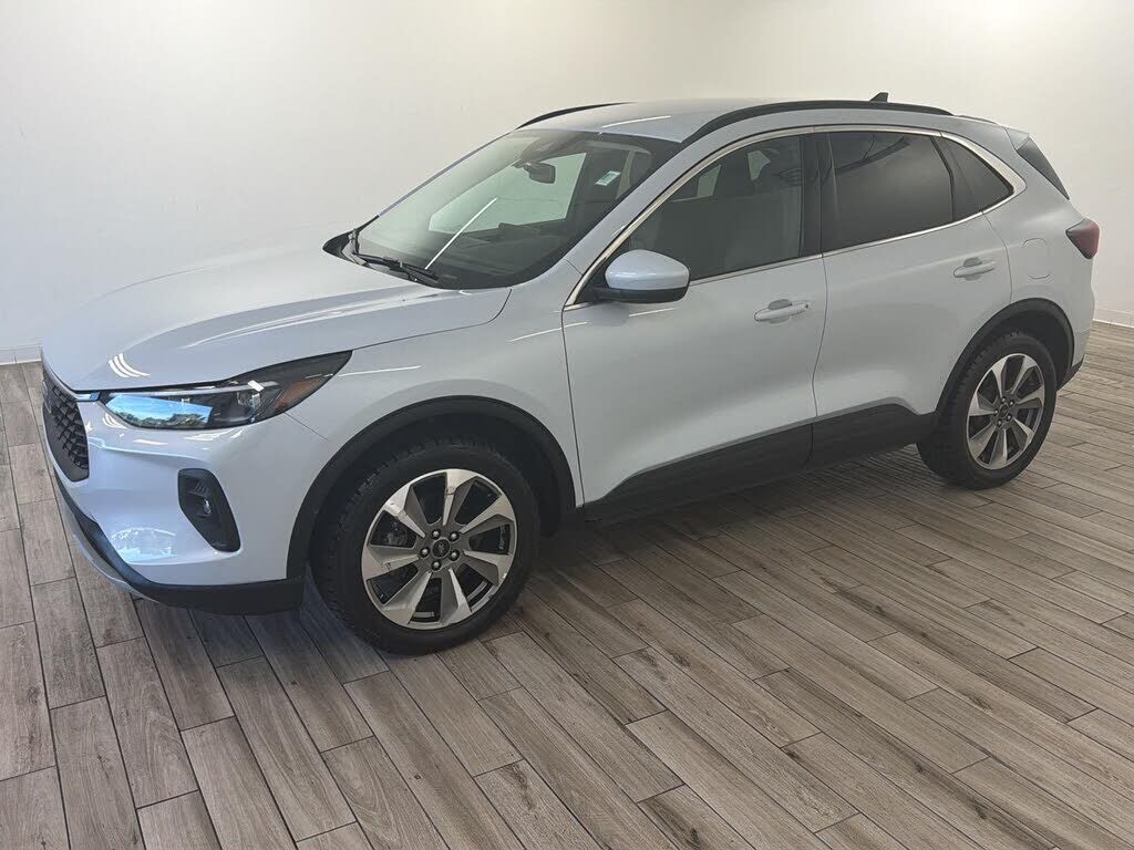 2025 FORD Escape