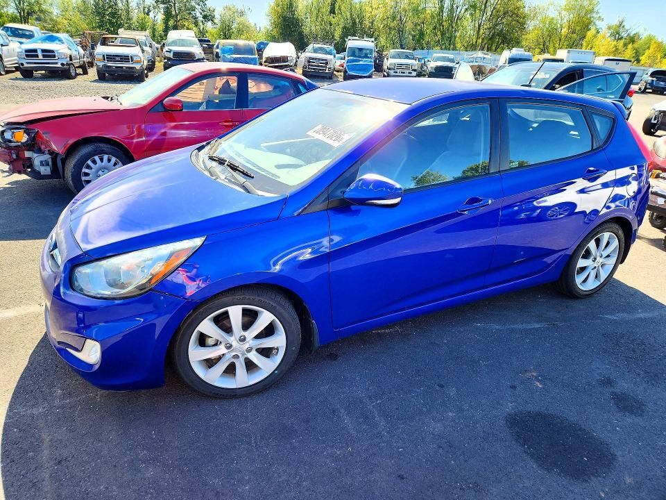 2013 HYUNDAI Accent