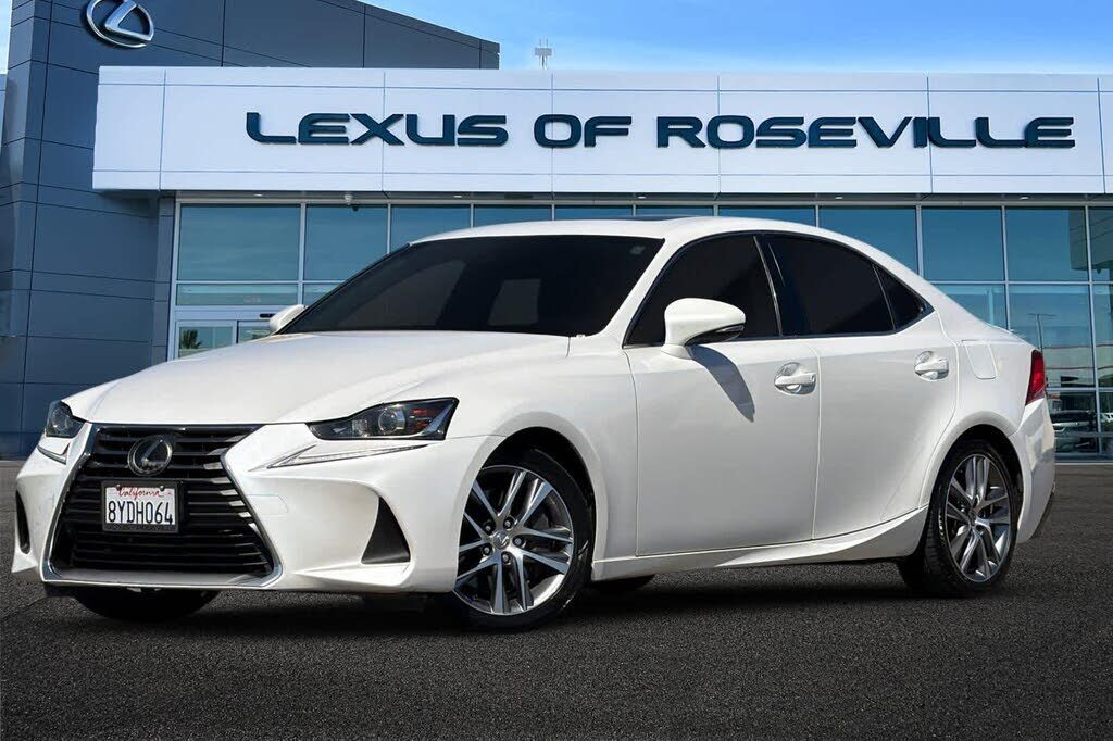 2019 LEXUS IS