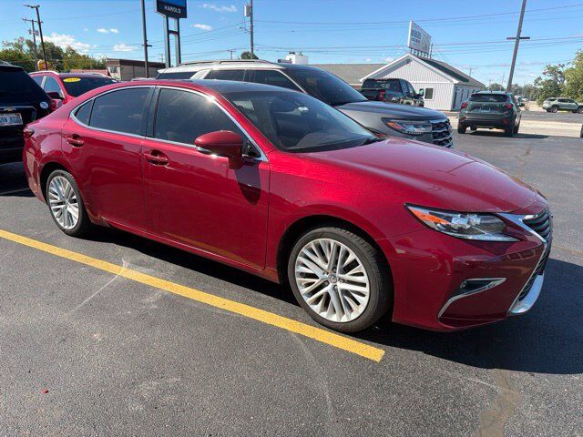2018 LEXUS ES