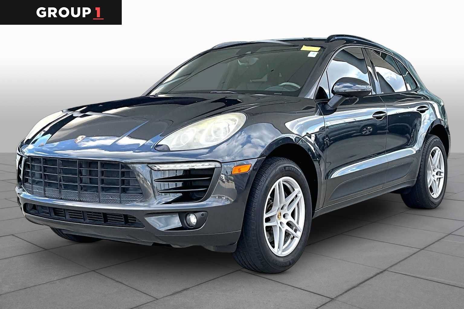 2017 PORSCHE Macan