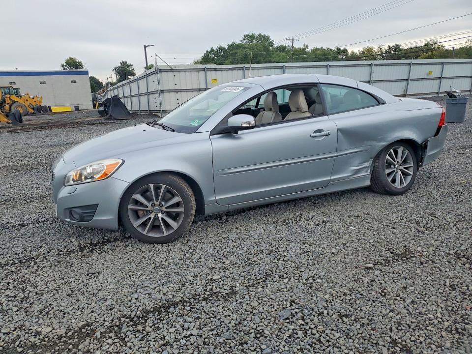 2011 VOLVO C70