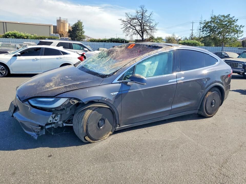 2016 TESLA Model X