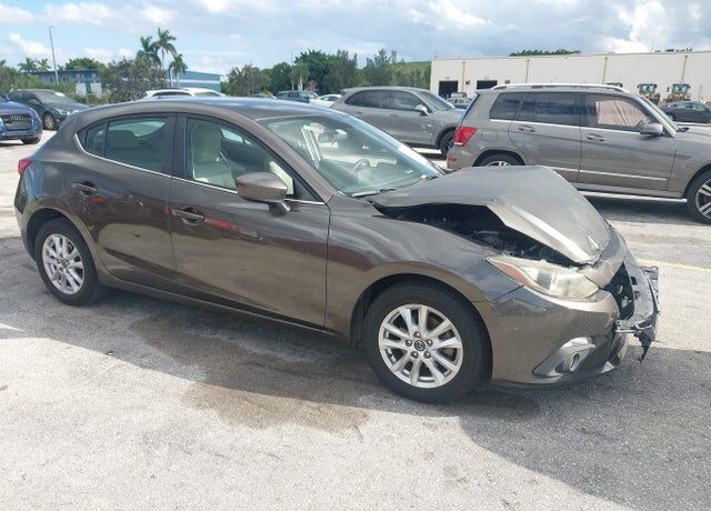 2015 MAZDA Mazda3