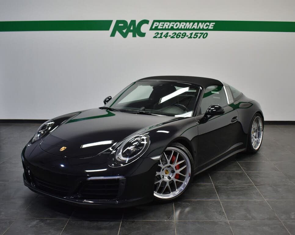 2017 PORSCHE 911