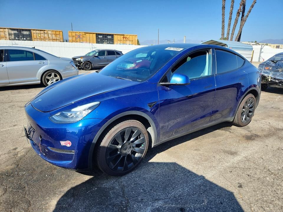 2023 TESLA Model Y