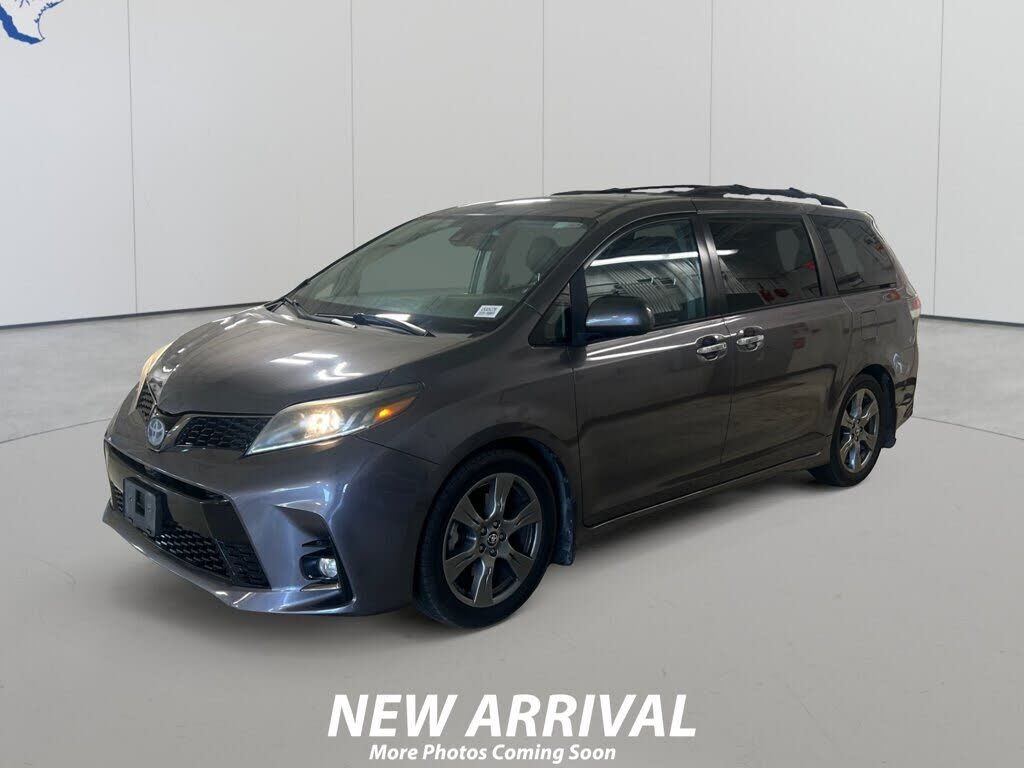2019 TOYOTA Sienna