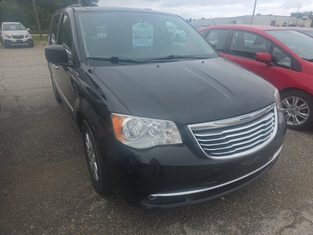 2015 CHRYSLER Town and Country