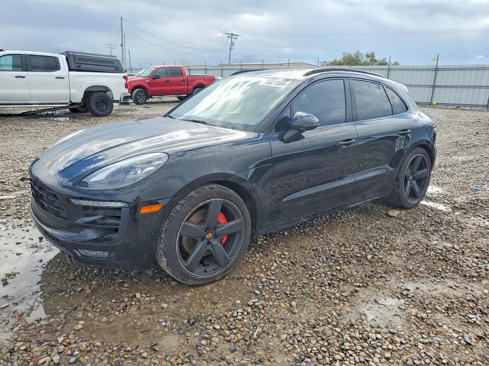 2017 PORSCHE Macan