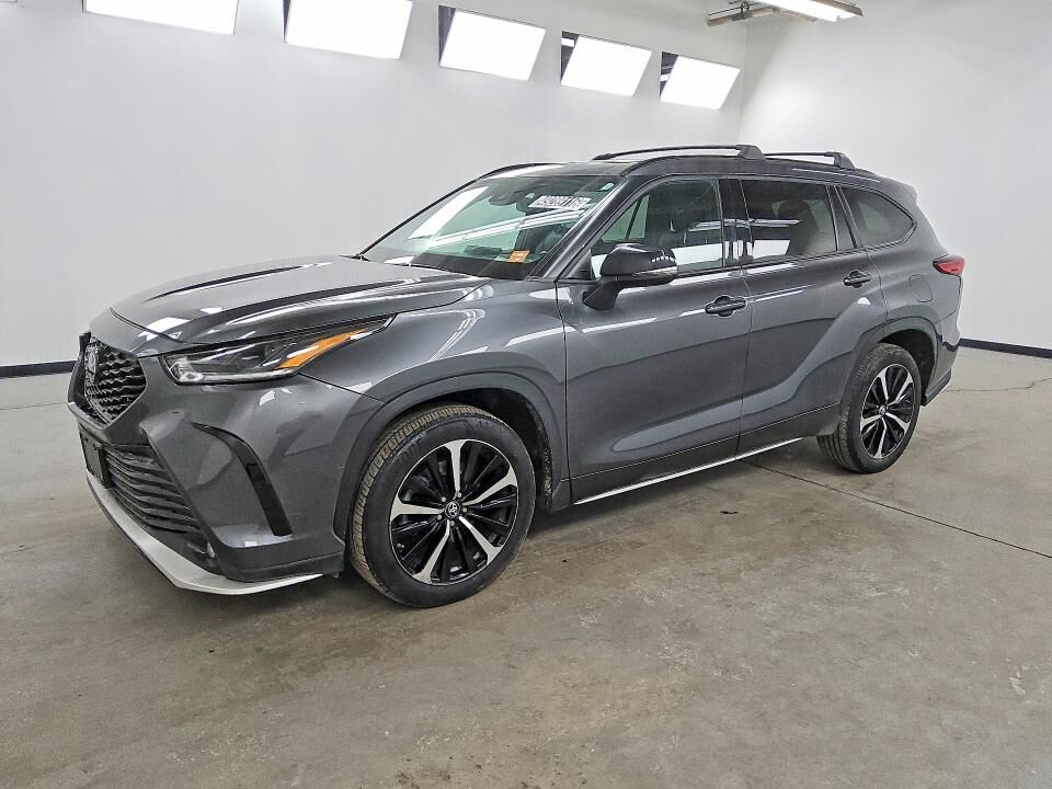 2022 TOYOTA Highlander