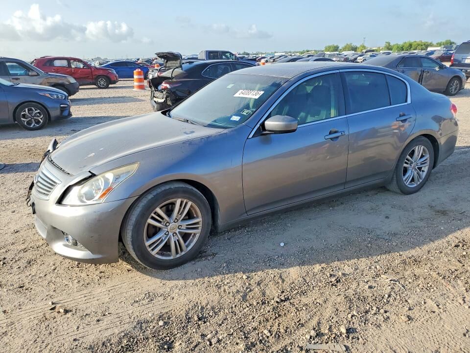 2013 INFINITI G37