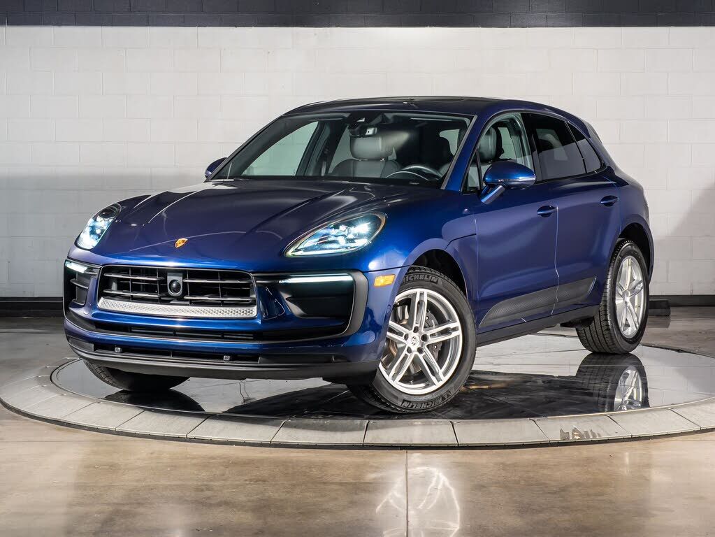 2026 PORSCHE Macan