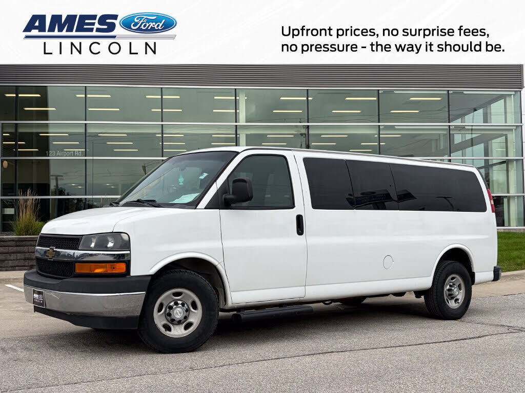 2017 CHEVROLET Express