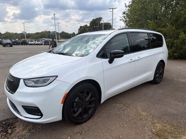 2025 CHRYSLER Pacifica
