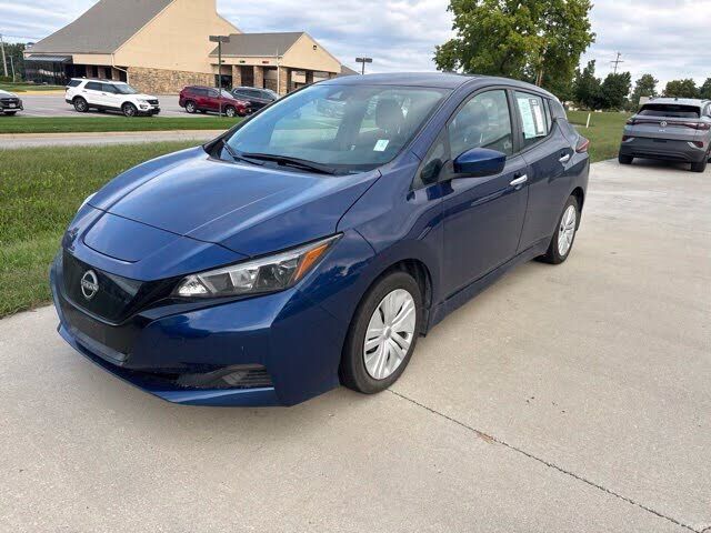 2025 NISSAN Leaf