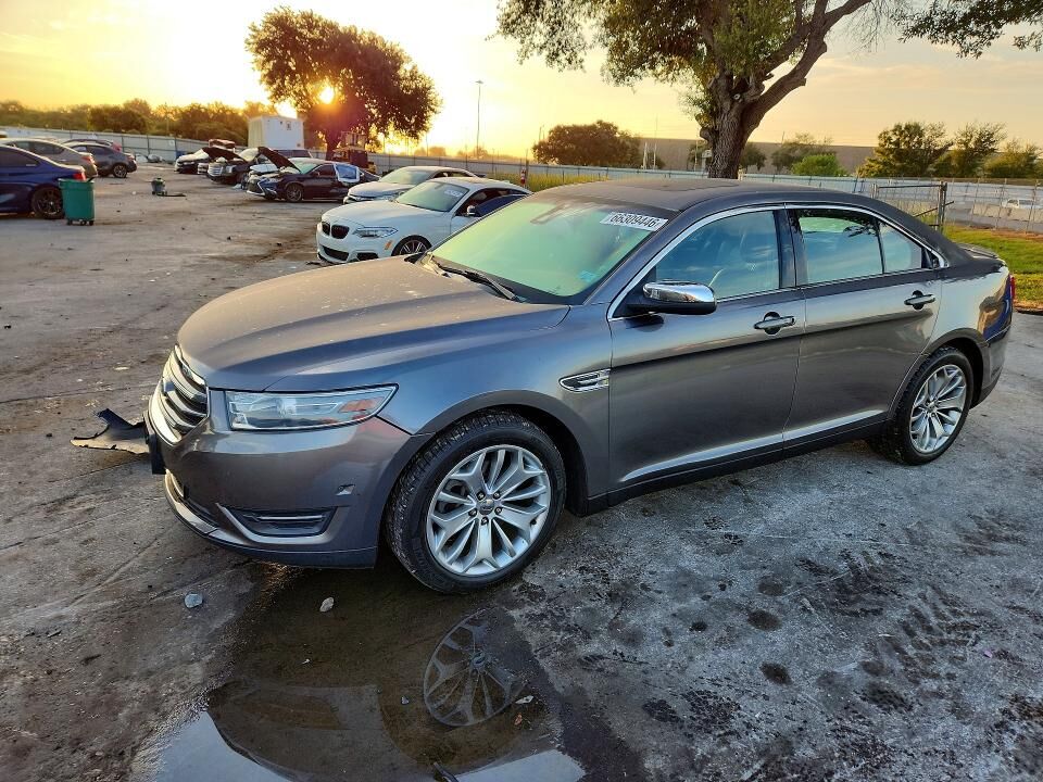 2013 FORD Taurus