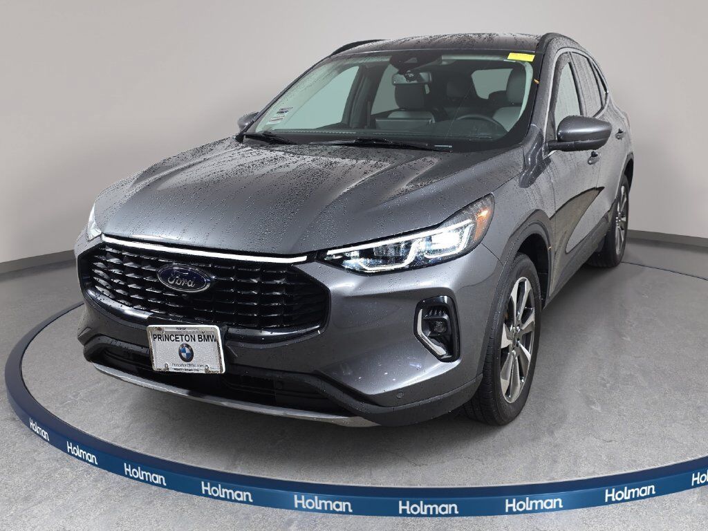 2023 FORD Escape