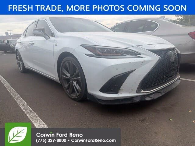 2019 LEXUS ES
