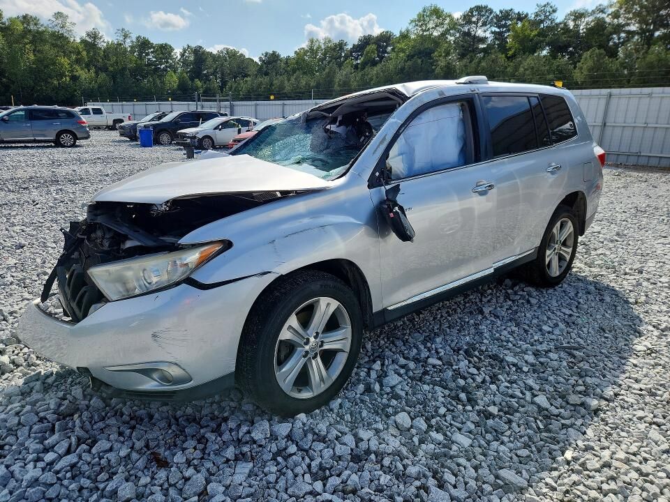 2013 TOYOTA Highlander