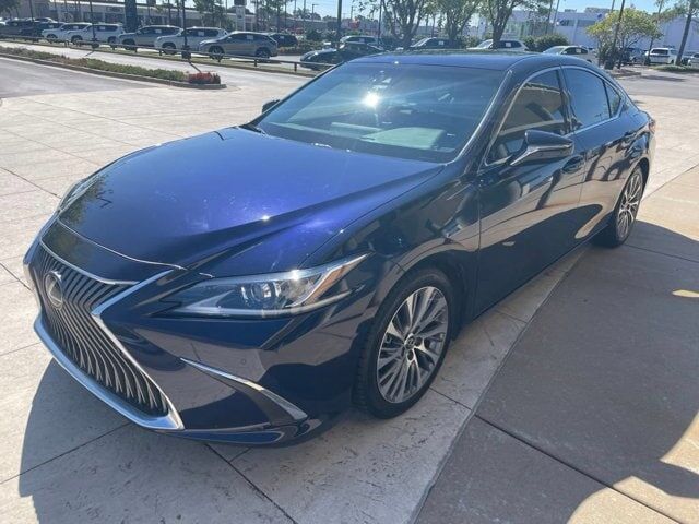 2020 LEXUS ES