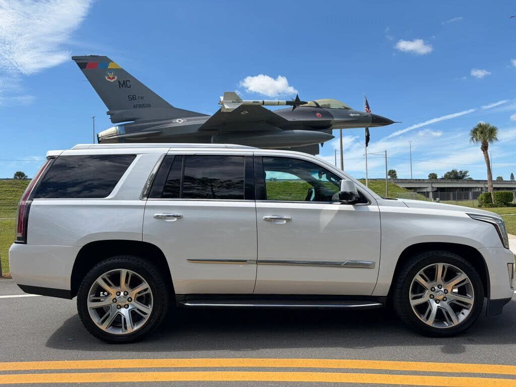2016 CADILLAC Escalade