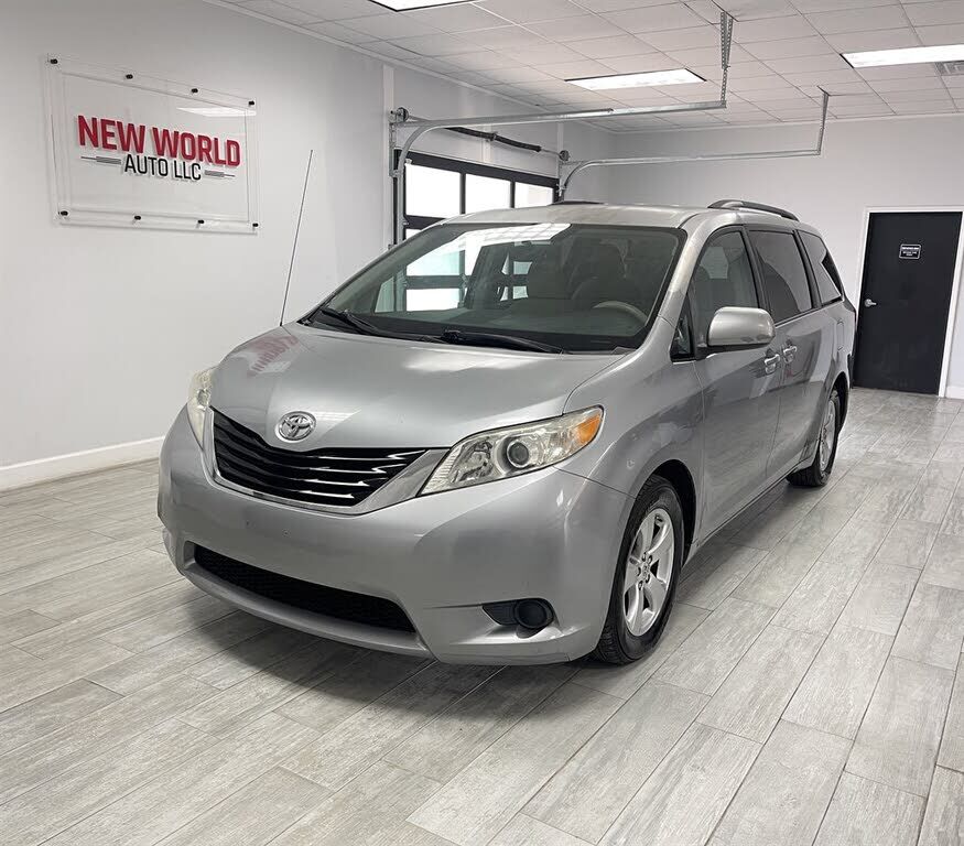 2013 TOYOTA Sienna