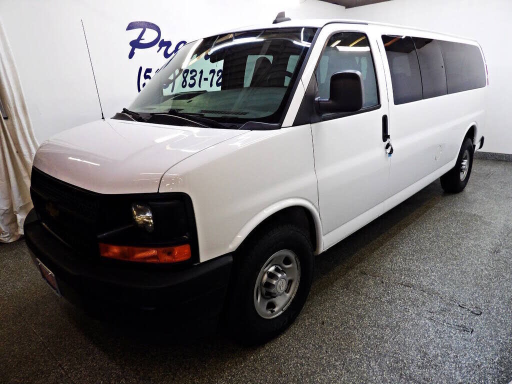 2017 CHEVROLET Express
